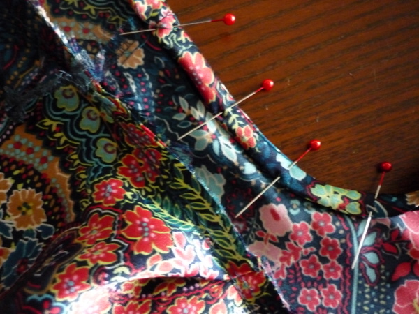pin neck binding