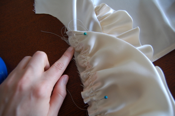 pin ends of the sleeve ruffle