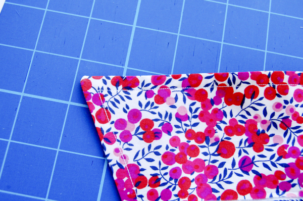 sewing the shirt collar 19