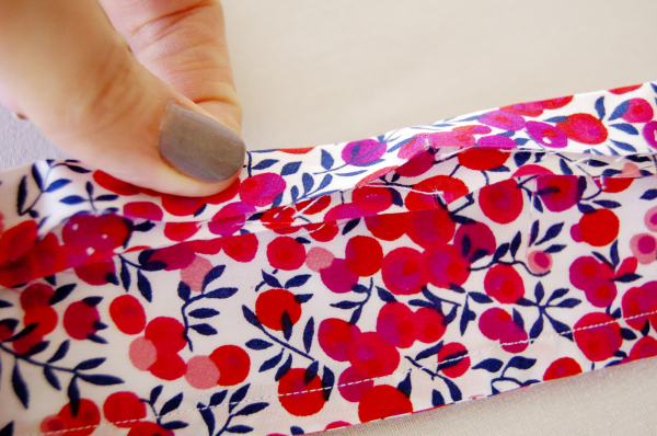 sewing the shirt collar 21