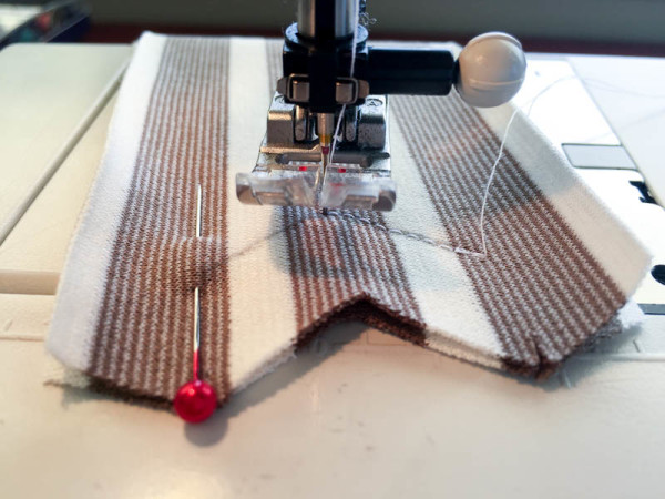 renfrew v neck tutorial sewaholic patterns-1-3