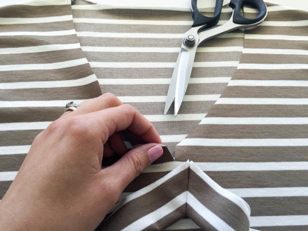 renfrew v neck tutorial sewaholic patterns-1-8