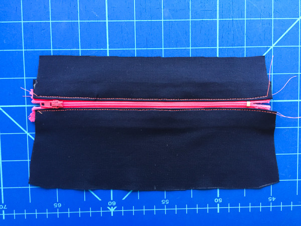 pacific leggings back zipper pocket tutorial-1-13